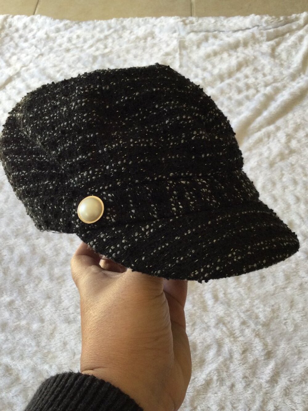 Black white textured tweed bouclé newsboy baker cap